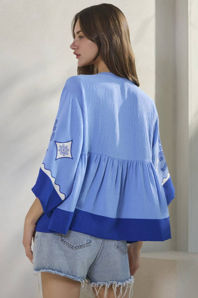 Oddi - Embroidered Plunge V Neck Top: Pink Combo / L