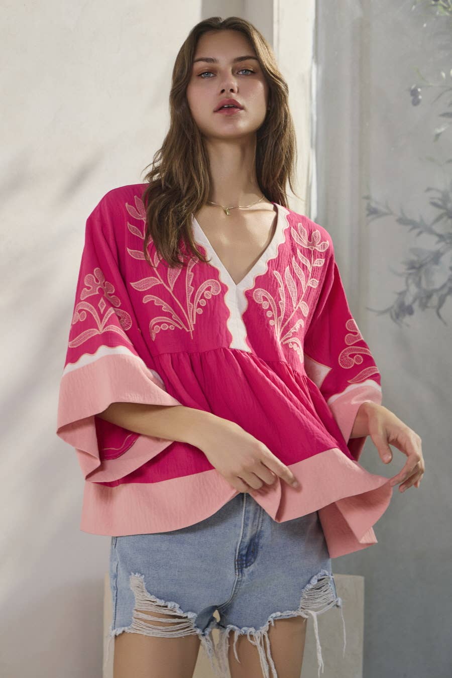 Oddi - Plus Embroidered Plunge V Neck Top: Pink Combo / 3XL