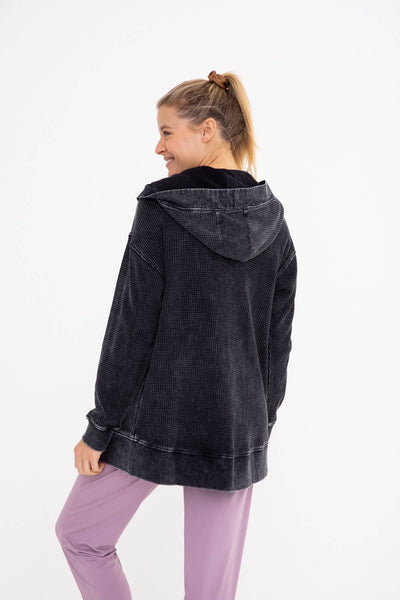 Mono B - Waffle Knit Mineral-Washed Cardigan: BLACK / S:M:L (2:2:2)
