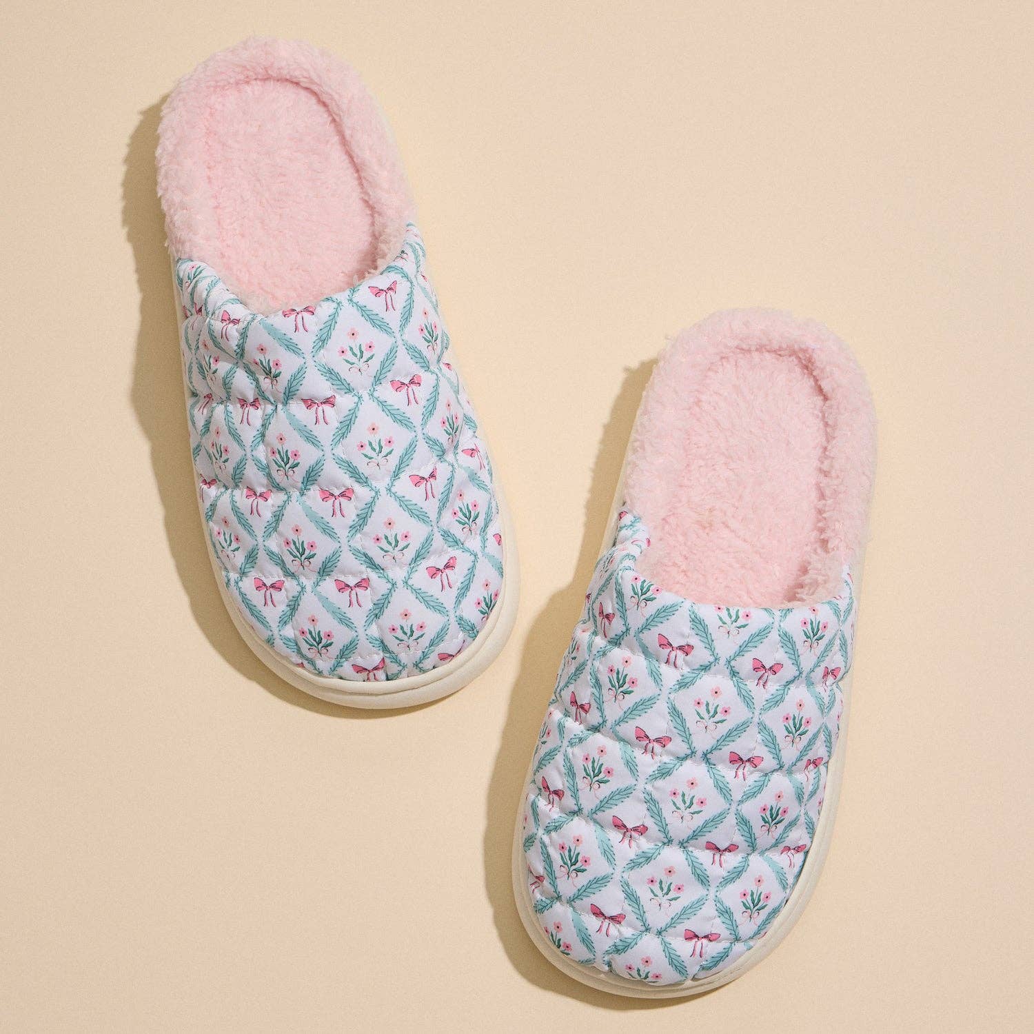 Quilted Puffy Slippers with Holiday Wreath Print