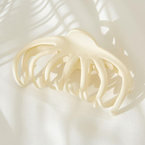 Large Wavy Hair Claw