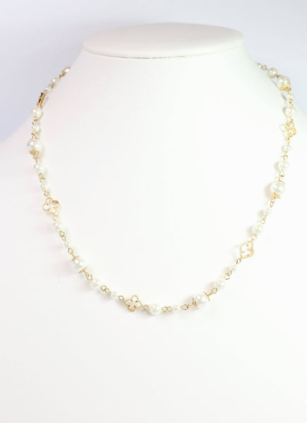 Caroline Hill - McCann Pearl Clover Necklace Ivory: Default
