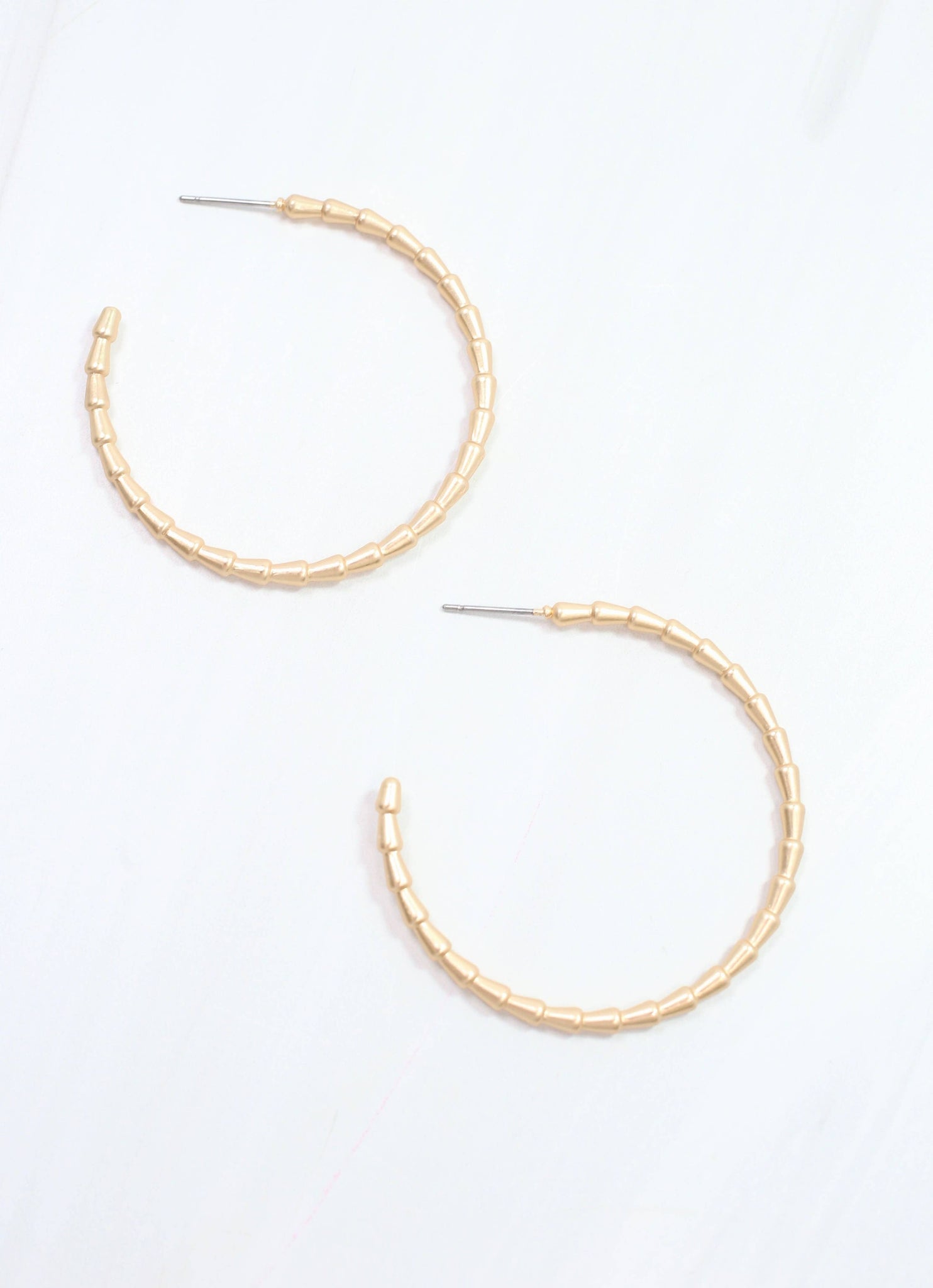 Caroline Hill - Holden Textured Hoop Earring Matte Gold: Default
