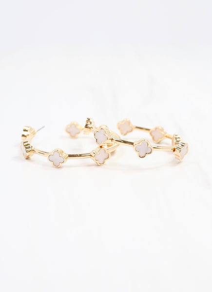 Caroline Hill - Stevens Clover Hoop Earring Gold: Default