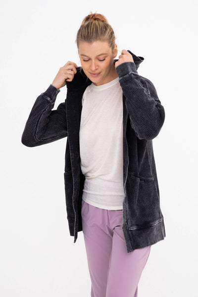 Mono B - Waffle Knit Mineral-Washed Cardigan: BLACK / S:M:L (2:2:2)